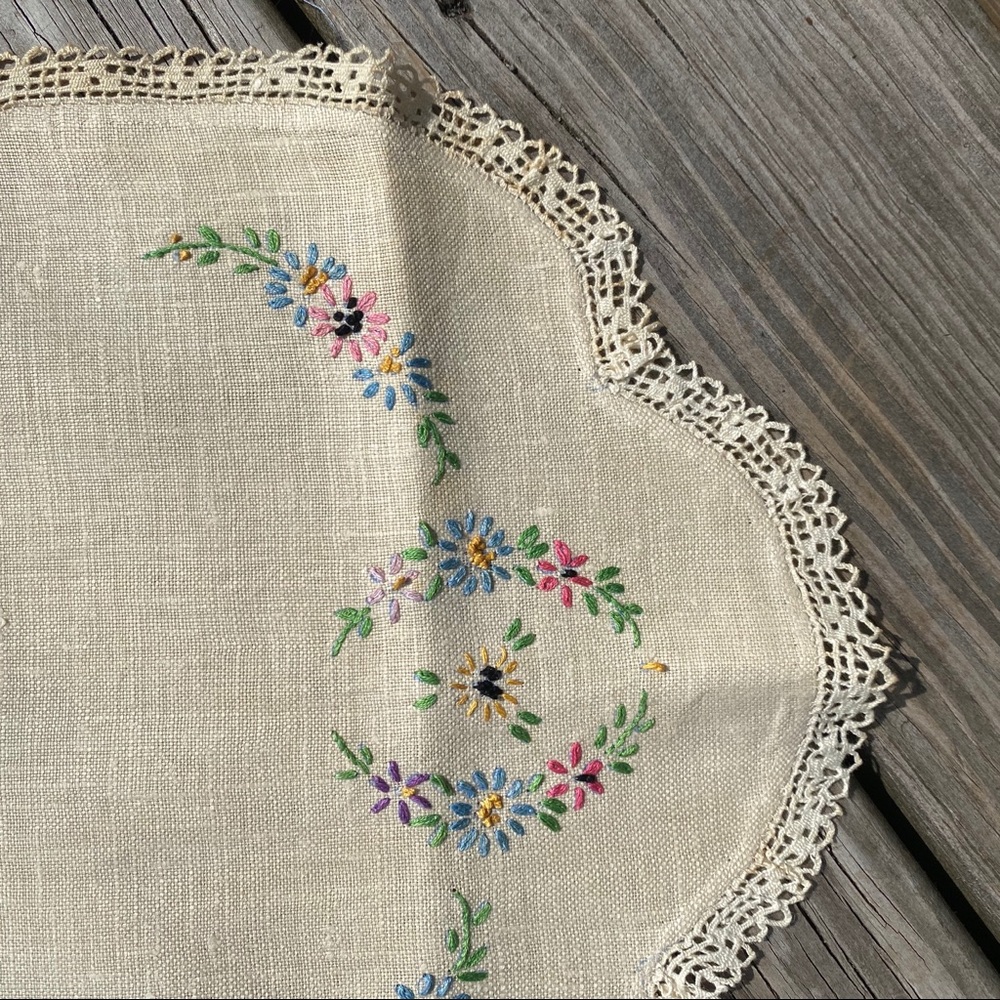 Gorgeous Vintage Hand Embroidered Table Runner